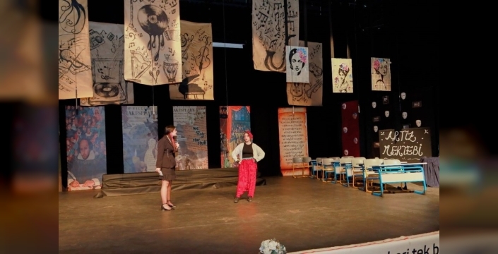 Sahne ışıkları genç yetenekleri aydınlattı: 'Artiz Mektebi' izleyenleri büyüledi