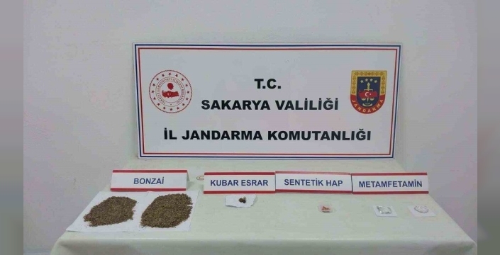 Sakarya'da jandarmadan uyuşturucu operasyonu: 4 torbacı tutuklandı