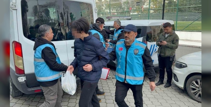 Samsun'da okullara yönelik asılsız paylaşımlara yönelik operasyon: 7 kişi gözaltında
