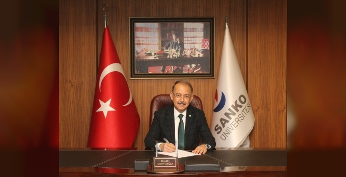 Sanko Üniversitesi Rektörü'nden 23 Nisan Analizi: Millet İradesi ve Çocukların Geleceği
