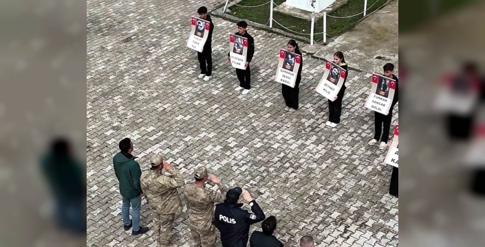 Tekman'da yürek burkan anma: Kahramanmaraş kurbanları unutulmadı