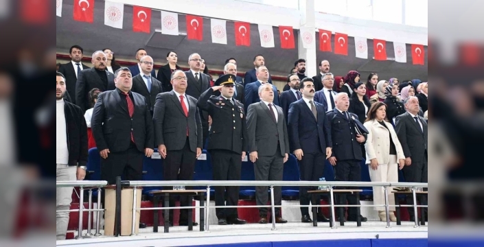 Tomarza'da 23 Nisan ruhu yeniden canlandı: Çocuklar bayramı doyasıya kutladı