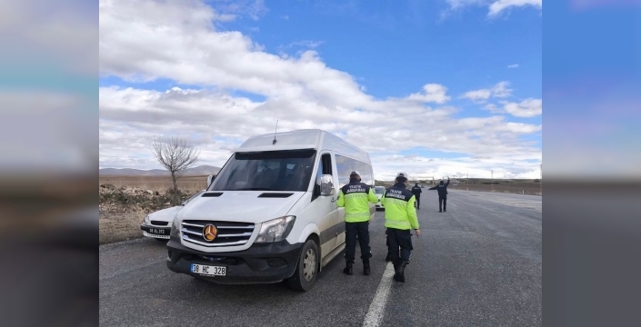 Tomarza'da servis şoförlerine güvenlik ve trafik eğitimi verildi