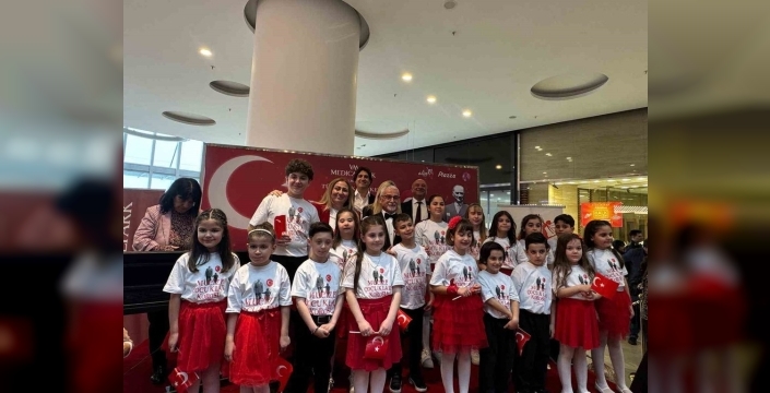 Tüp bebek çocukları 23 Nisan konserinde sahne aldı