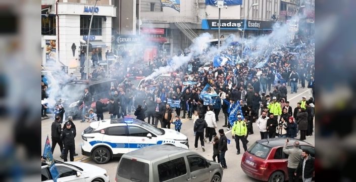 Vali Aydın Baruş, Erzurumspor'un coşkusuna ortak oldu