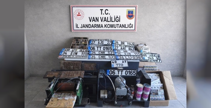 Van'da sahte plaka üreten çeteye operasyon düzenlendi