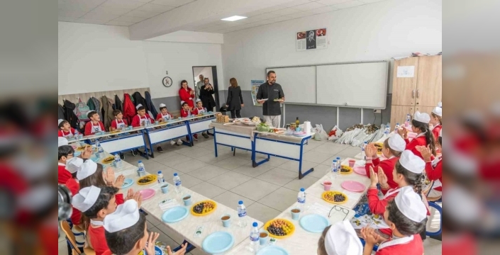 Zeytinli tarifler minik şeflerle geleceğe taşınıyor: Marmarabirlik'ten anlamlı proje