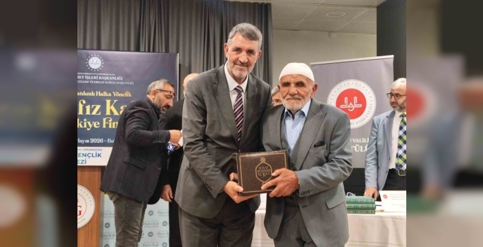 87 yaşındaki İbrahim Demir, hafızlık belgesi aldı