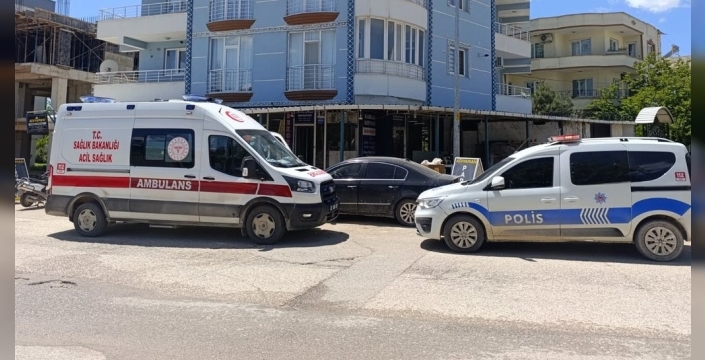 Adıyaman'da balkona çıkan şahıs, polis ekipleri tarafından ikna edildi