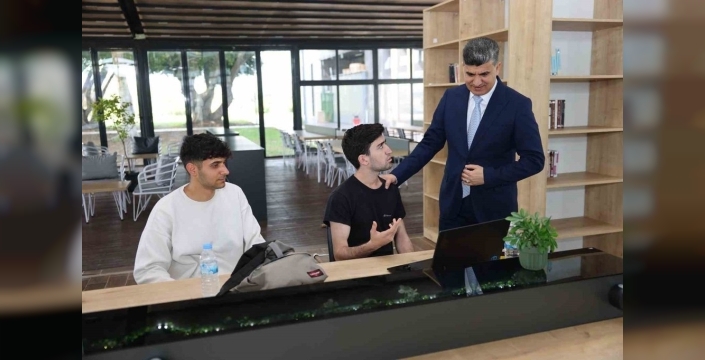 Akdeniz'de öğrencilere ikinci 'Bilgi Limanı' açıldı, deniz manzarası eşliğinde ders keyfi başlıyor