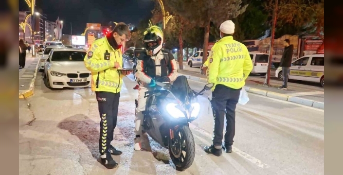 Aksaray'da motosikletlere nefes aldırmayan denetimler: Kask, ehliyet ve kurallar mercek altında!