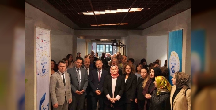 Anadolu'nun Çileli Yüzleri, Kartpostallarla Yeniden Canlandı