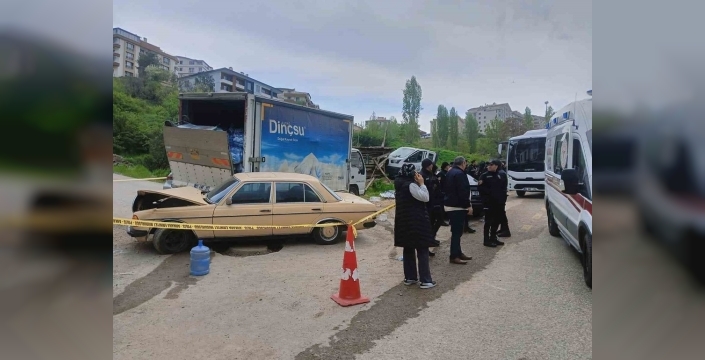 Ankara'da yürek burkan kaza: İki belediye işçisi kamyon altında kalarak can verdi