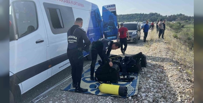 Antalya'da Aksu Çayı'na giren genç akıntıya kapılarak kayboldu