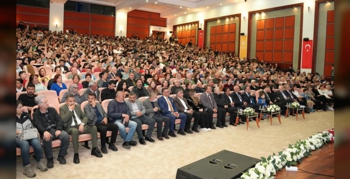 Arguvan türküleri Turgut Özal Kongre Merkezi'ni doldurdu
