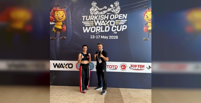 Bağcılar Belediyesi personeli Emine Arslan, kick boks dünya şampiyonu oldu