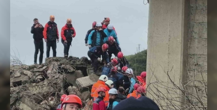 Bartın'da gerçeği aratmayan sel tatbikatı gerçekleştirildi