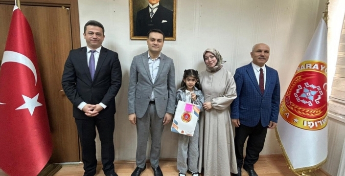 Başarılı öğrenciler Kaymakam Çakmak tarafından ödüllendirildi