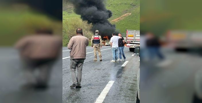 Bitlis yolunda yürek yakan kaza: İki can alevlere teslim oldu, kimlikleri belirlendi