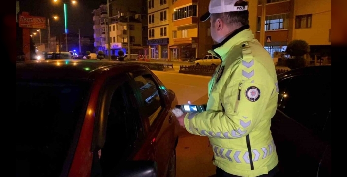 Bolu'da trafik denetimlerinde 1270 sürücüye ceza uygulandı