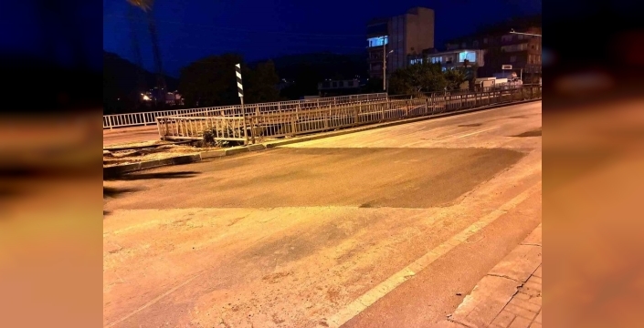 Bozyazı'da kritik D-400 karayolu tehlikeden kurtuldu, ulaşım normale döndü