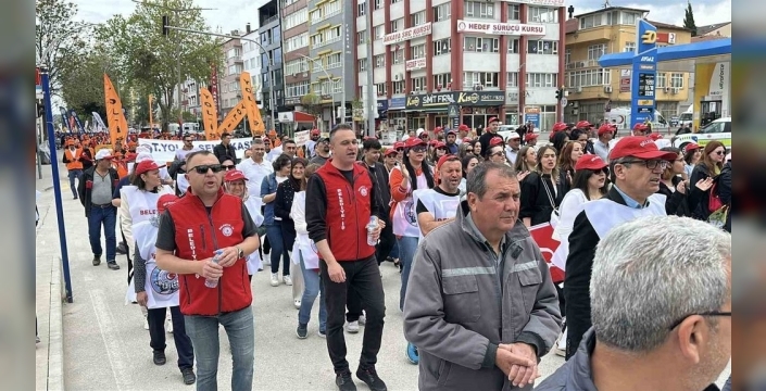 Burdur'da 1 Mayıs coşkusu: Emek ve dayanışma için halaylar çekildi