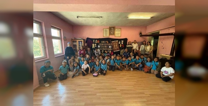 Burhaniye'de baharın gelişi, çocukların coşkusuyla kutlandı