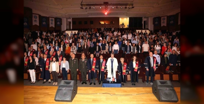 Bursa'da geleceğin veteriner hekimleri, beyaz önlüklerini gururla giydi
