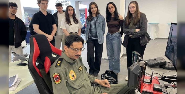 Bursa Teknik Üniversitesi'nde F16 simülatörüyle havacılık heyecanı