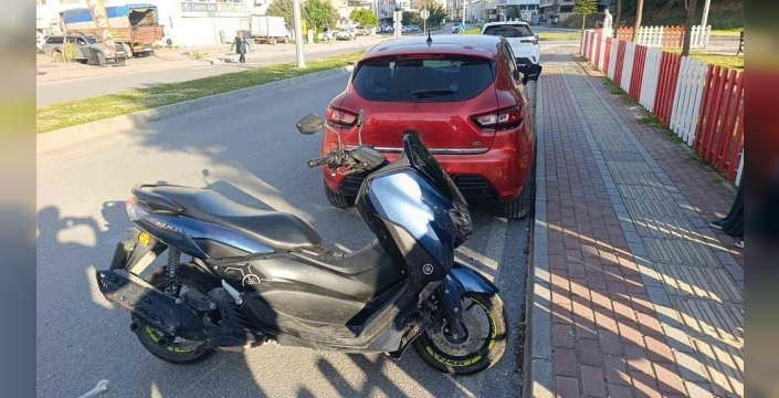 Çocukların futbol topu kazaya yol açtı: Motosiklet sürücüsü yaralandı