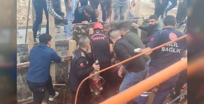 Deprem bölgesinde yağmurun vurduğu yol, genci toprağa gömdü: 1 yaralı