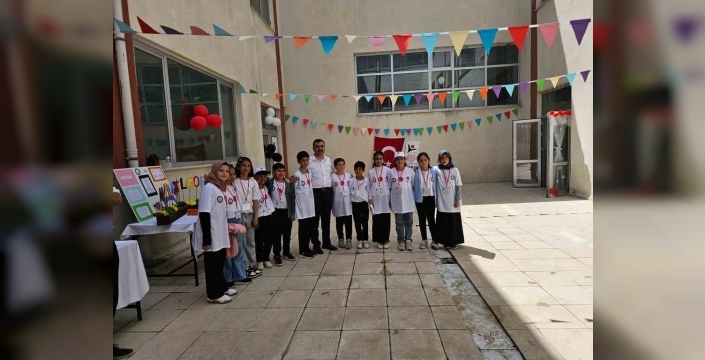 Dicle'de bilim fuarı büyük ilgi topladı