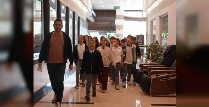 Düzce'de öğrenciler için sinema etkinliği düzenlendi