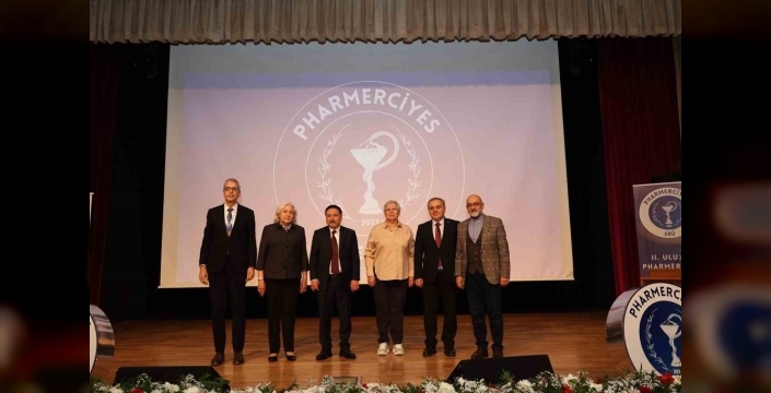 Eczacılık geleceği Erciyes'te şekillendi: PharmErciyes Kongresi binlerce genci bir araya getirdi