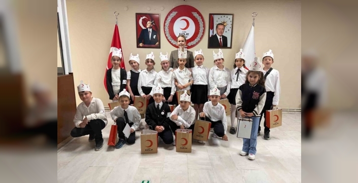 Edirne'deki minik kalemler, Filistinli çocuklara umut oldu: 54 bin TL'lik destek!