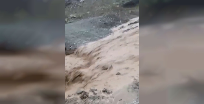 Elazığ'da gökyüzü ağladı, Behçetler sel sularına teslim oldu