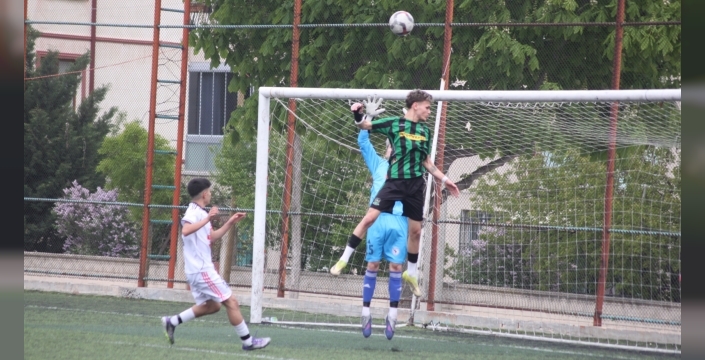 Erdek kardeşler sahada rakip oldu: Kazanan Ahmet
