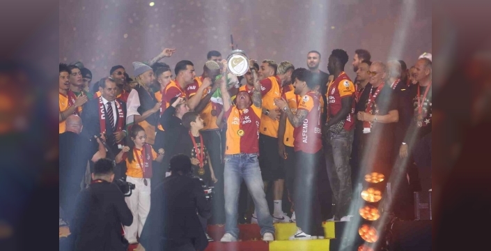 Galatasaray'ın 26. şampiyonluk kutlamaları: 'Dört Dörtlük Gece' RAMS Park'ı doldurdu