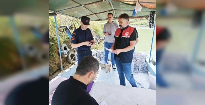 Gazipaşa'da balıkçı teknelerine kapsamlı denetim yapıldı