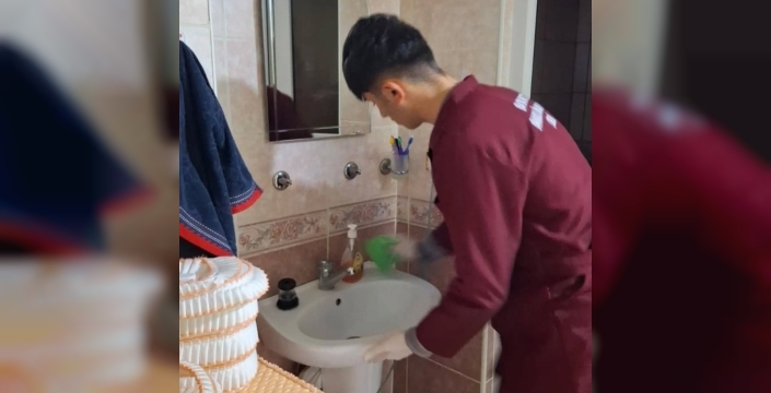 Genç Kalplerden Yaşlı Ellere Sıcak Dokunuş: Bayburt Öğrencileri Ev İşlerinde Yardım Etti