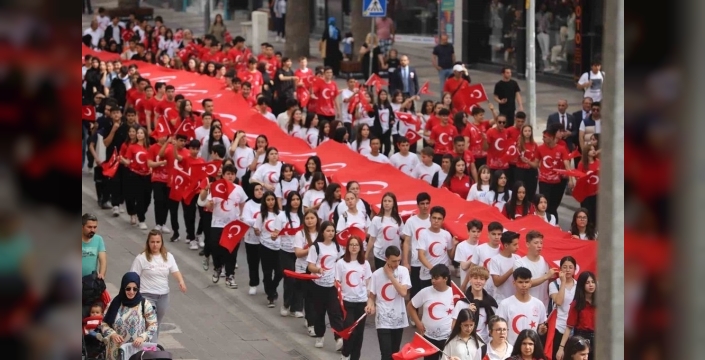 Gençlik Haftası coşkusu Denizli'de dorukta