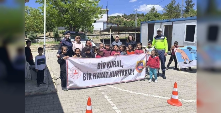 Gölbaşı'nda minik yürekler trafik kurallarını öğreniyor