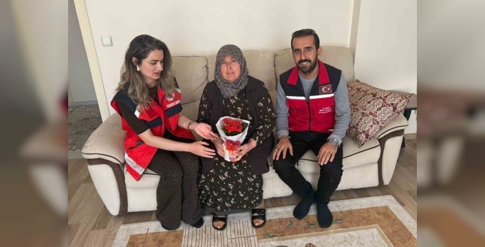 Gölbaşı'ndan anlamlı Anneler Günü ziyareti: Şehit anneleri unutulmadı