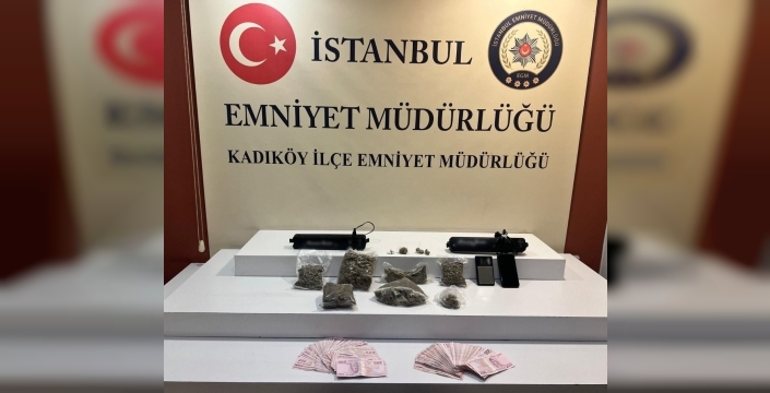 Kadıköy'de gizli bölme operasyonu: Uyuşturucu zulası deşifre oldu