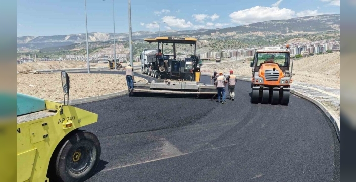 Kahramanmaraş'ta dev asfalt hamlesi: 12 noktada konforlu ulaşım için düğmeye basıldı