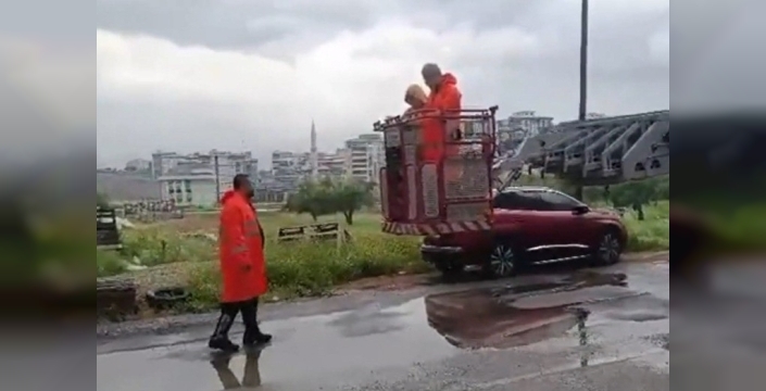 Kahramanmaraş'ta ev yangını: İtfaiye, 3 kişiyi kurtardı