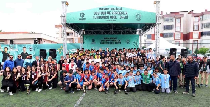 Karatay’da gençlik şöleni: 858 öğrenci aynı sahada buluştu