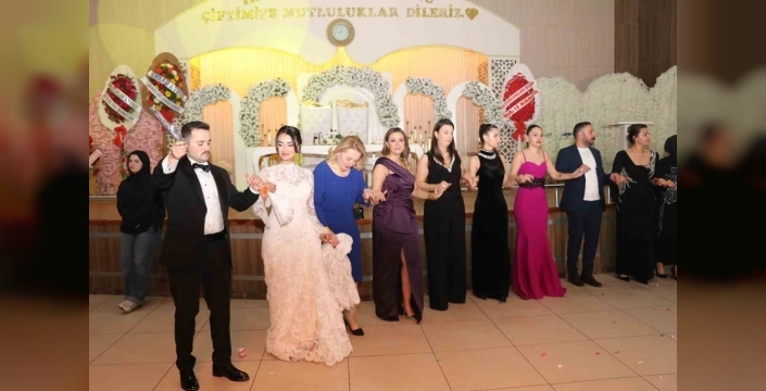 Kaymakam Batuhan Kalkan dünya evine girdi, hemşerileri yalnız bırakmadı