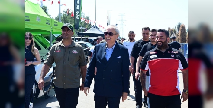 Kepez'de hız tutkunları için nefes kesen MotoDrag yarışları başladı