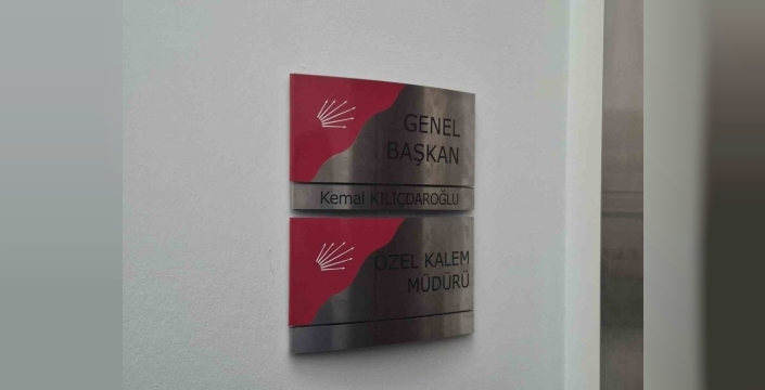 Kılıçdaroğlu döndü, makam odası 'eski haline' kavuştu: Fotoğrafı asıldı, ismi tekrar kapıda